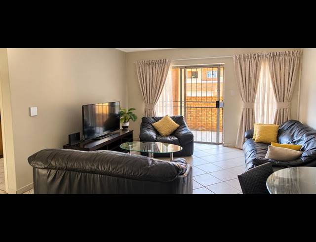 2 BEDROOM TOWNHOUSE FOR SALE IN AMBERFIELD